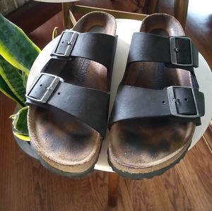 Black leather Arizona Birkenstocks